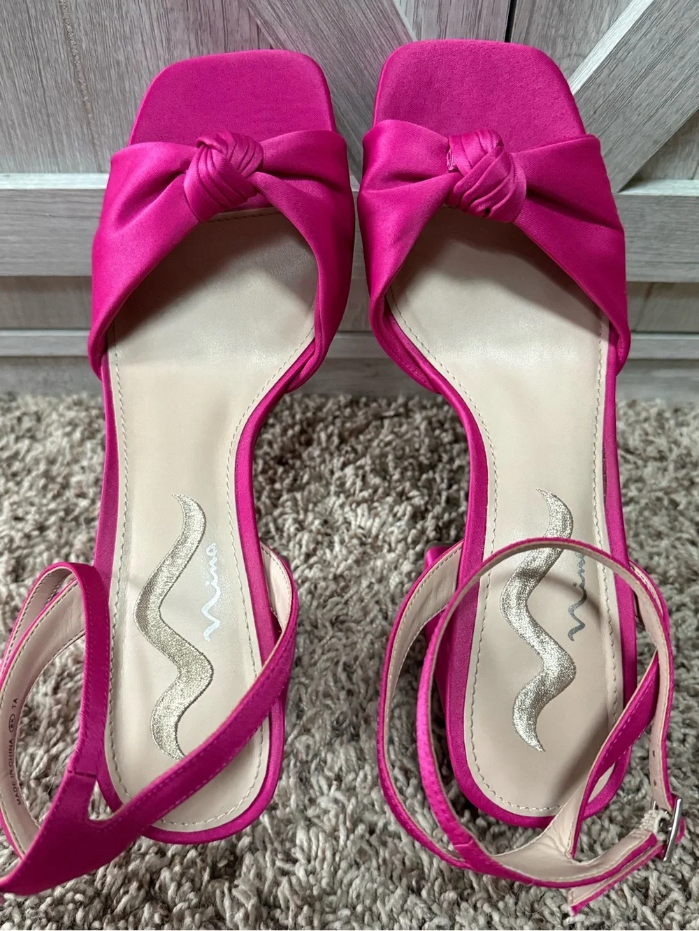 Nina Hot Pink Knot Platform Block Heel Sandals (9.5-10)